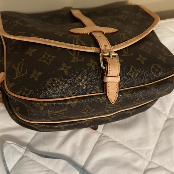 Louis Vuitton Signature Saumur 35 Saddle Shoulder Bag Pristine Crossbody - Picture 11 of 13
